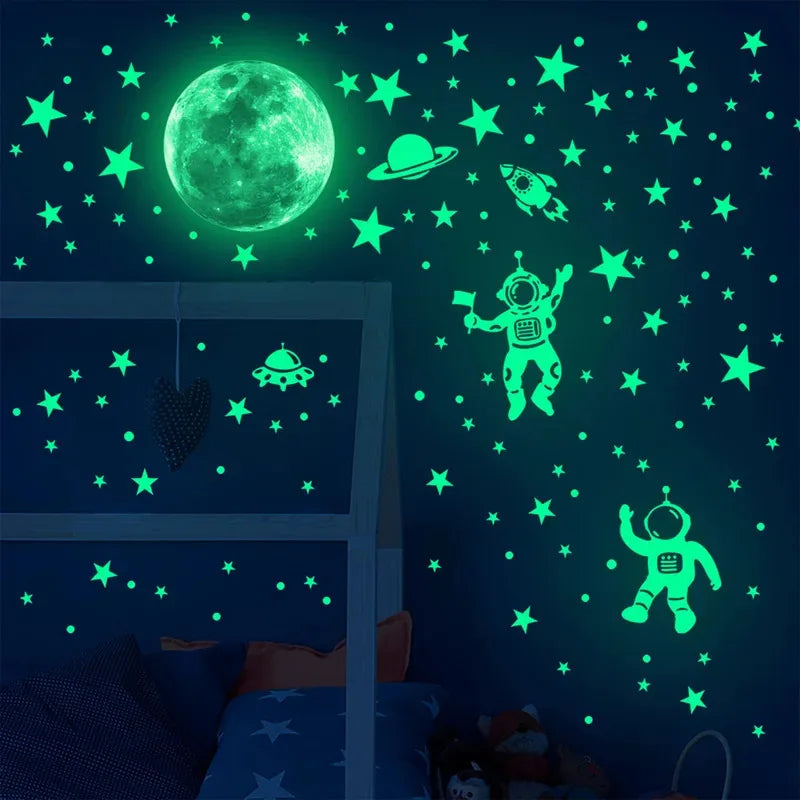 Astronaut Luminous Wall Stickers, Stars and Moon, Luminous Self-adhesive Wallpaper, Suitable for Children's Bedroom Decoration
